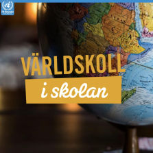 Bilden visar en symbol på FN, med en text världskoll i skolan